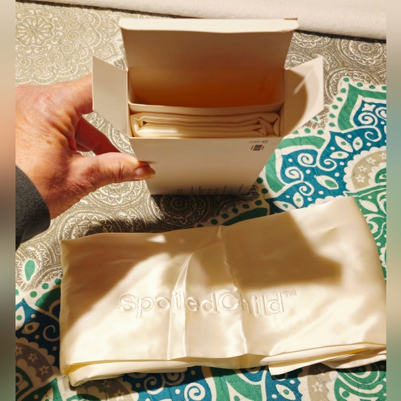 Spoiled Child Pure Silk Queen Sz Pillowcases NIB - Picture 2 of 5